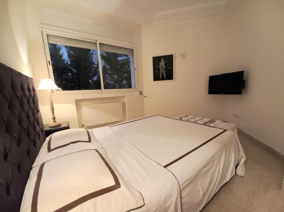 Tres Bel Appartement Idealement Place La Marsa Bagian luar foto